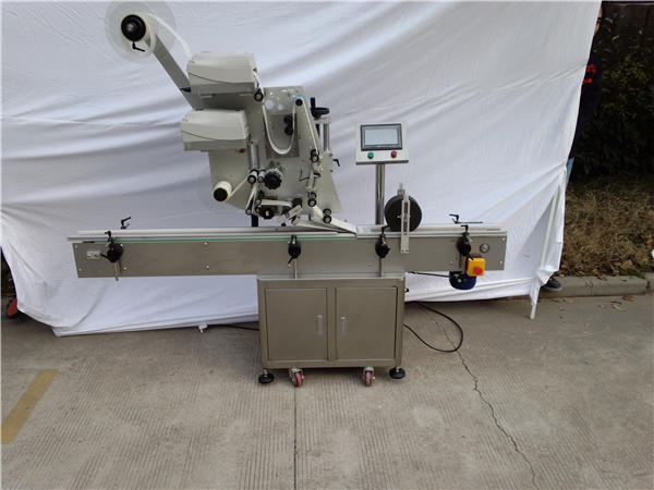 ਫਲੈਟ ਦੀ ਬੋਤਲ ਲਈ ਆਟੋਮੈਟਿਕ ਸਟੀਕਰ ਪਲੇਨ ਲੇਬਲਿੰਗ ਮਸ਼ੀਨ