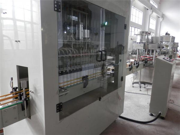 ਸਟੇਨਲੈਸ ਸਟੀਲ ਪੂਰੀ ਆਟੋਮੈਟਿਕ ਬਲੀਚ ਫਿਲਿੰਗ ਮਸ਼ੀਨ